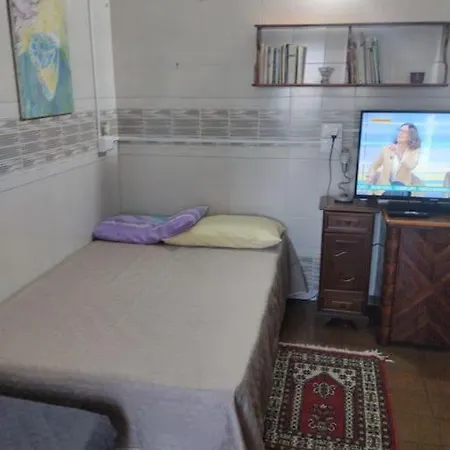Little Beach House * קליארי